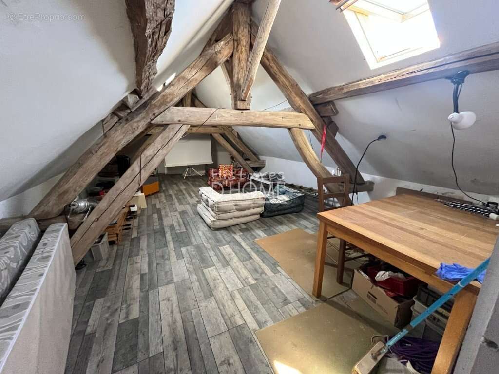 Maison à JOUY-LE-CHATEL