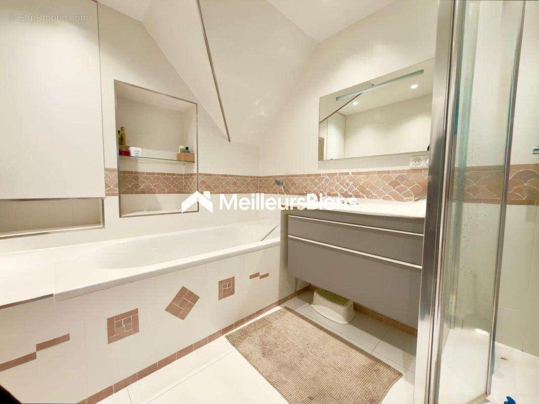 Maison à FEUCHEROLLES