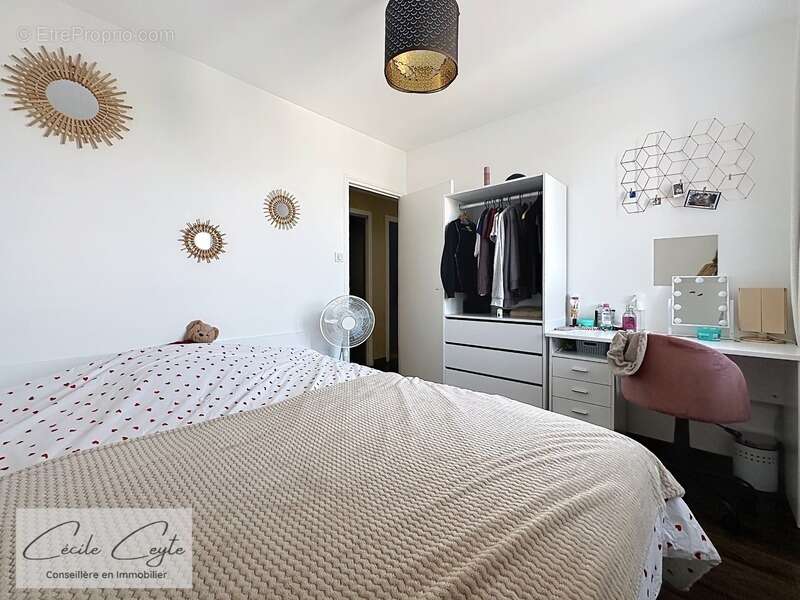 Appartement à SAINT-MARTIN-D'HERES