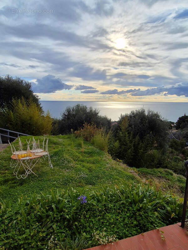 Appartement à MENTON