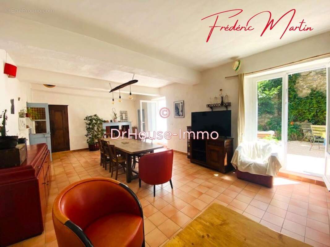 Maison à L&#039;ESTRECHURE