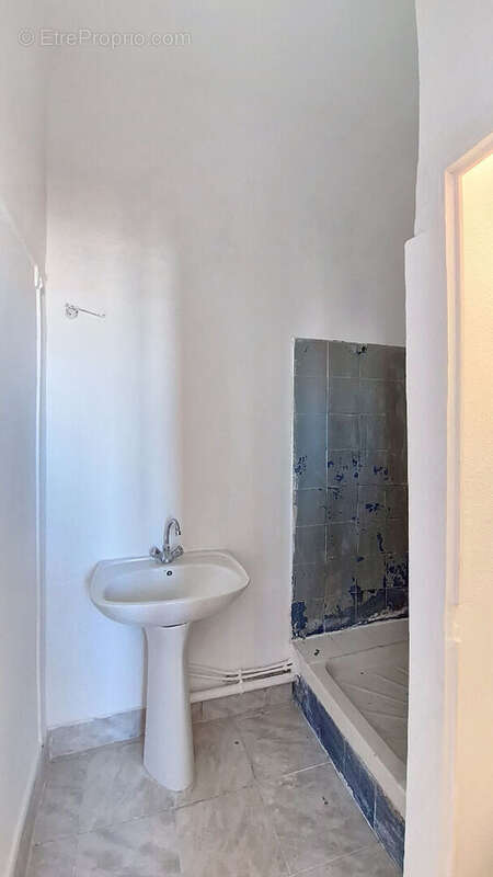 Appartement à MARSEILLE-3E