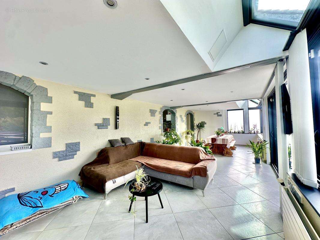 Maison à VILLENEUVE-LES-BORDES