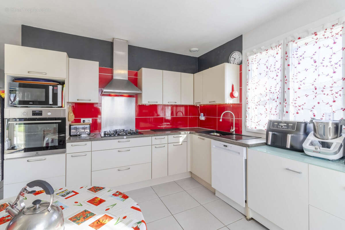 équipée - Maison à PINEUILH