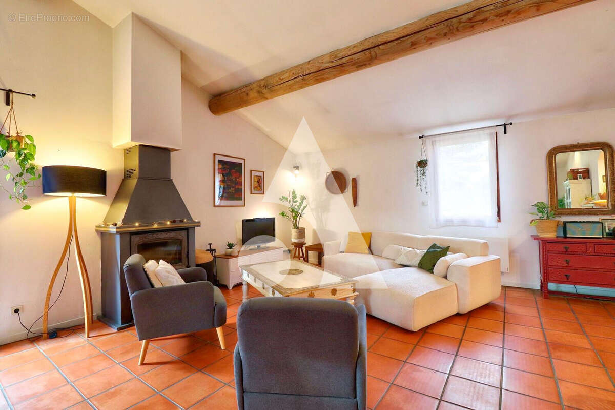 Maison à VINON-SUR-VERDON