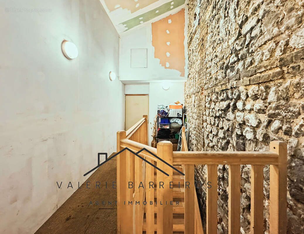 immeuble, fond de  Commerce, plus 2 appartements - photo 8