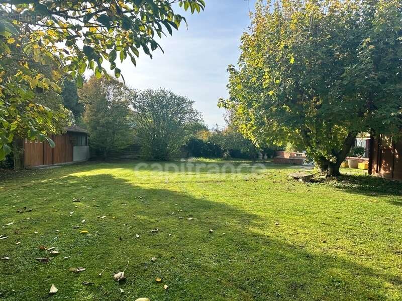 Maison à CHAMPS-SUR-YONNE