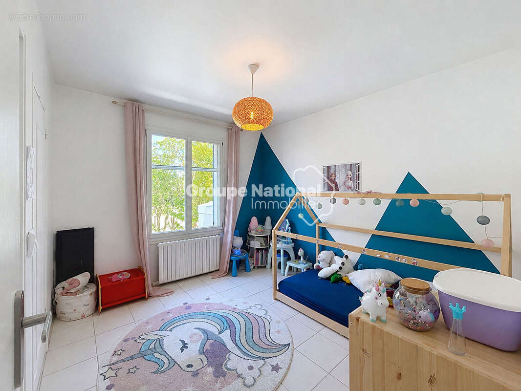 Maison familiale 5 chambres avec piscine à Pernes-les-Fontaines sur une parcelle de 800m2 - photo 10
