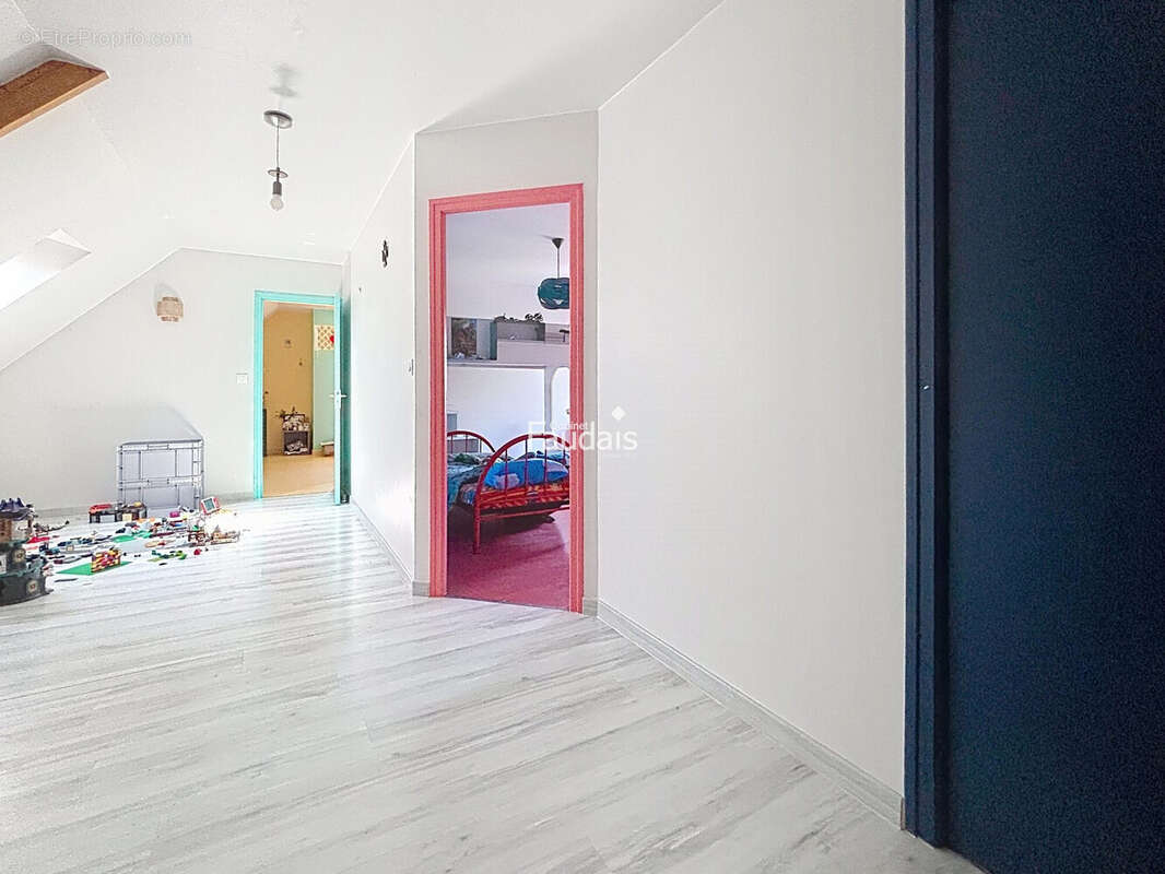 Maison 273 m² à Sainte-Mere-Eglise  - photo 7