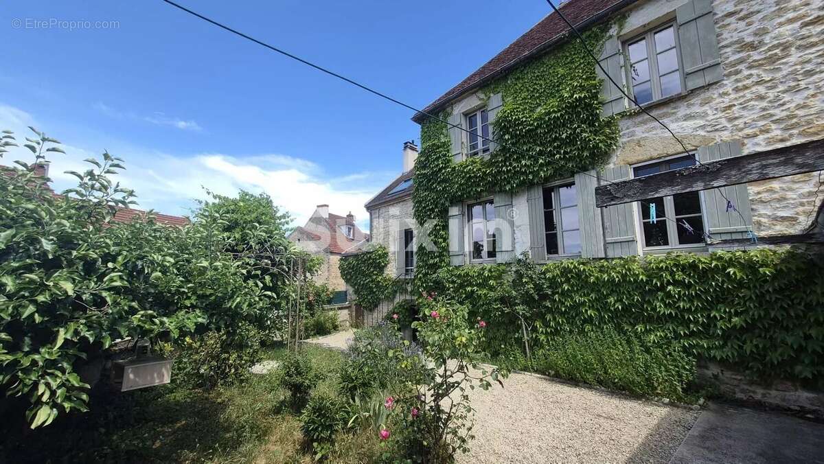 Maison de caractère en pierre de Bourgogne – Un lieu de vie hors du commun aux portes de Vézelay - photo 2