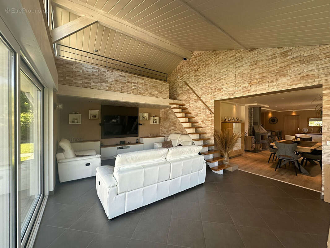 Maison à DOUVAINE