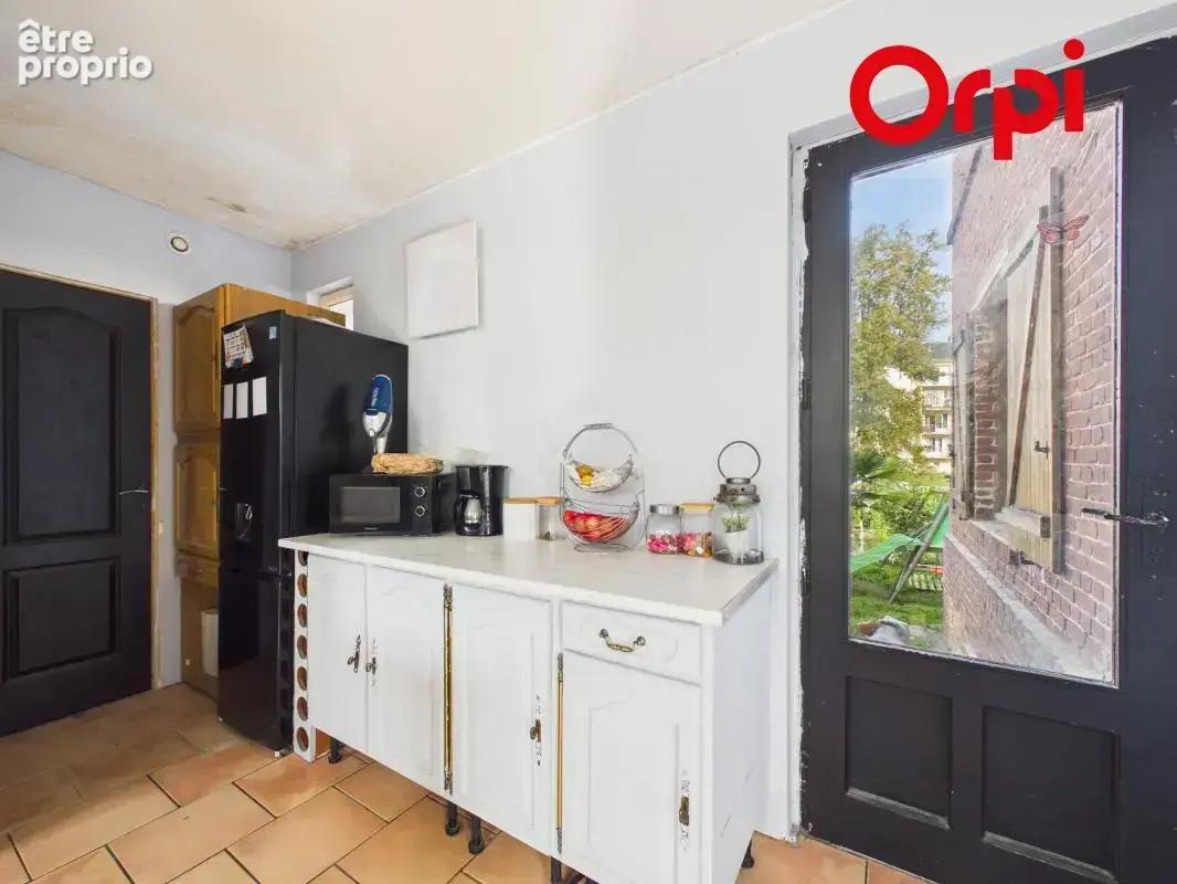 A Brionne, maison avec garage et cour - photo 10