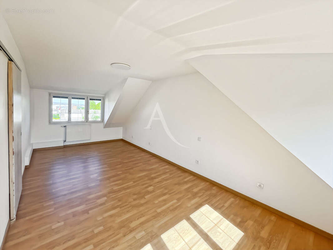 Maison Meulan En Yvelines 7 pièce(s) 124 m² - photo 9