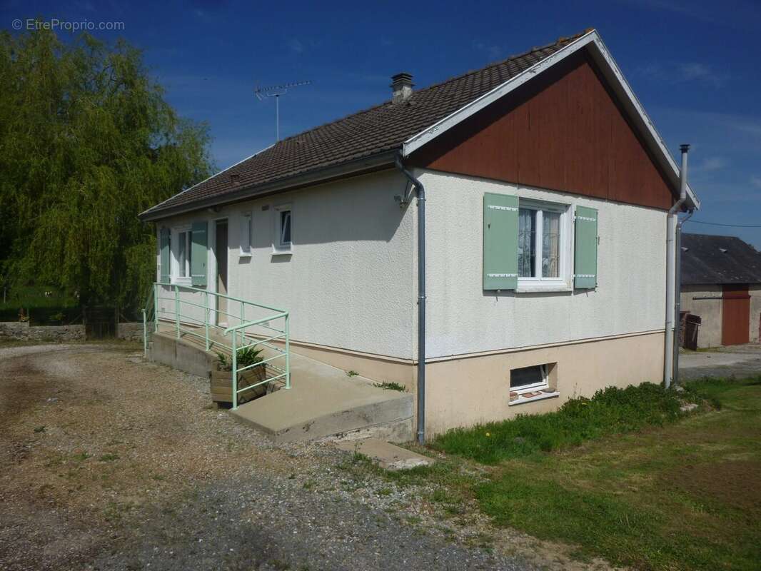 Maison à LOUE