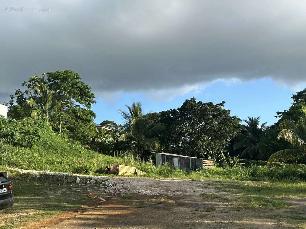 Terrain à BAIE-MAHAULT