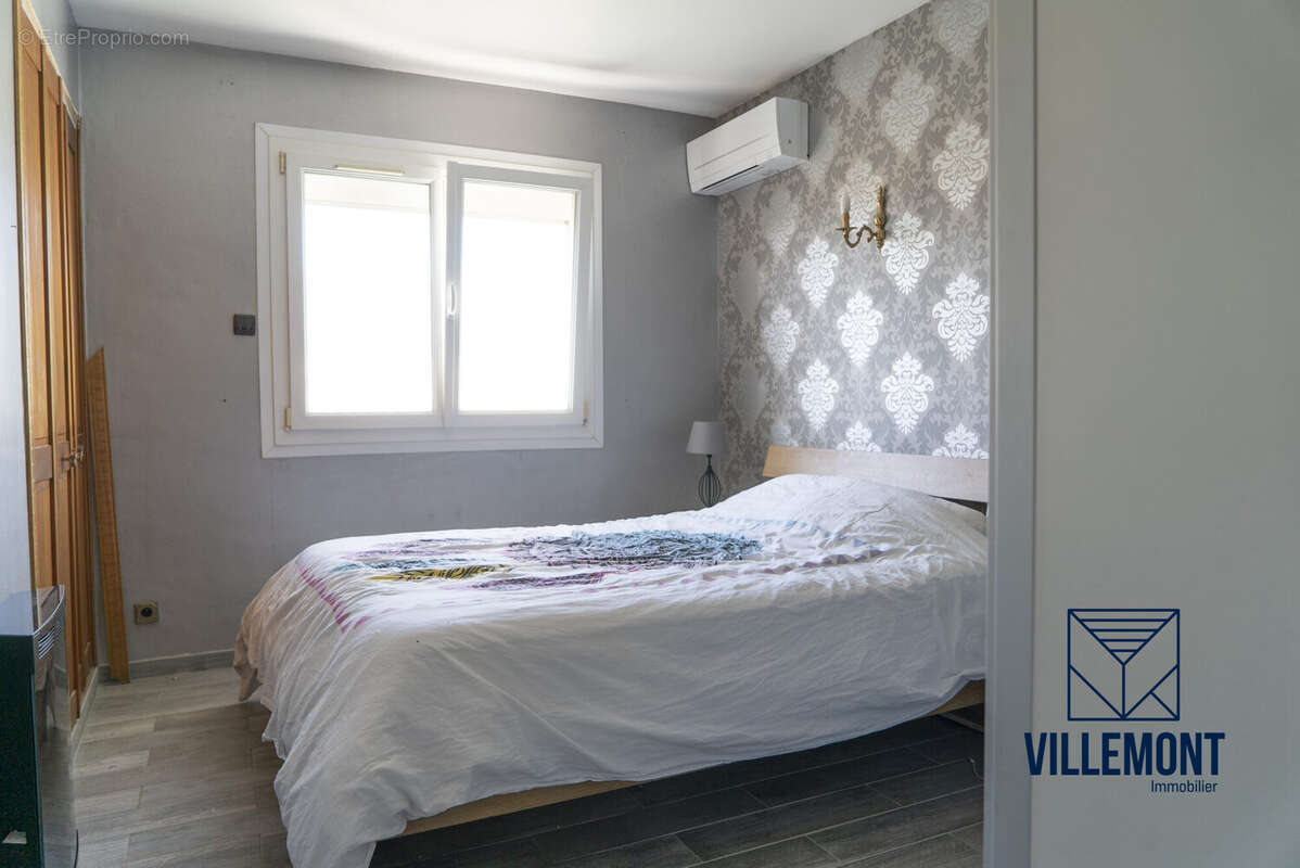 Chambre à l'étage  - Maison à PEROLS