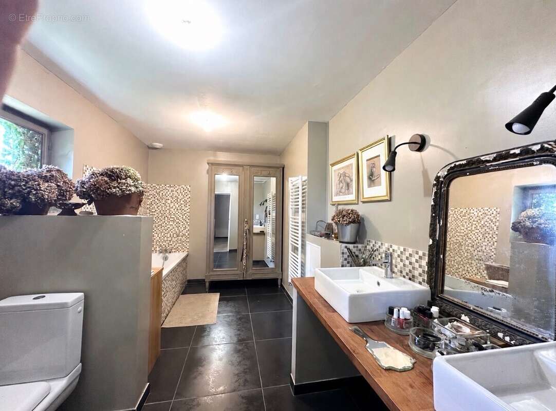 Salle de bains de l\'étage, 11 m²