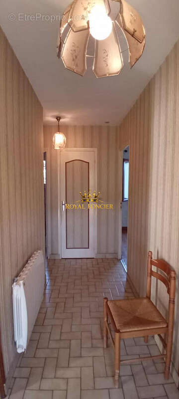 Couloir - Maison à CHATELLERAULT