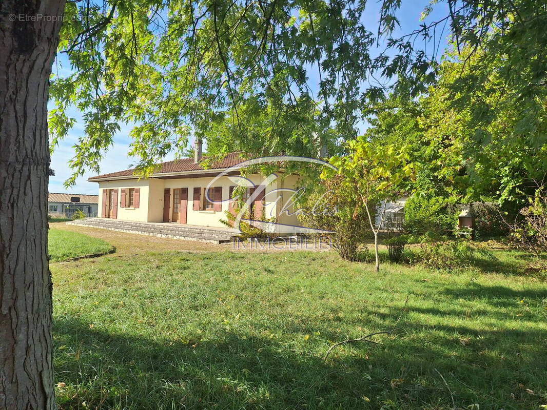 Maison à LA LANDE-DE-FRONSAC