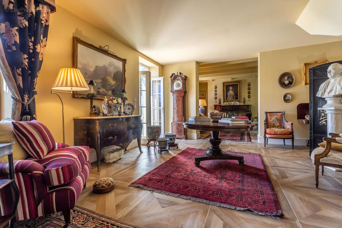 Maison à MONTAIGU-DE-QUERCY