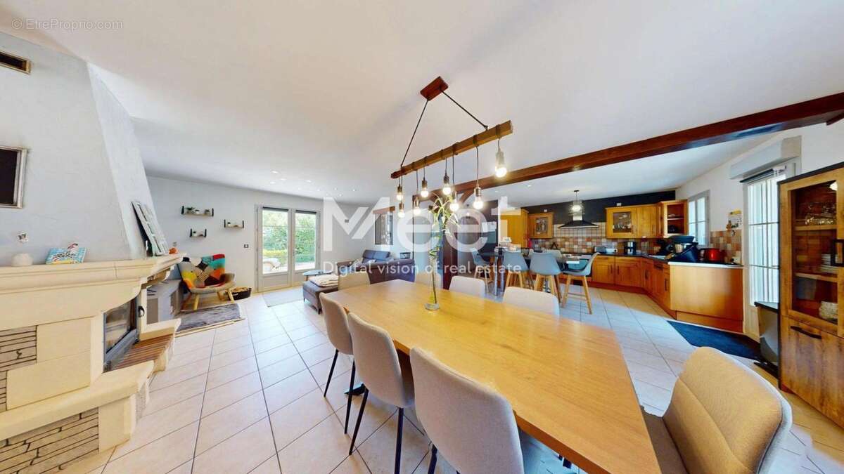 Maison - 8 pièces - 5 chambres - photo 2