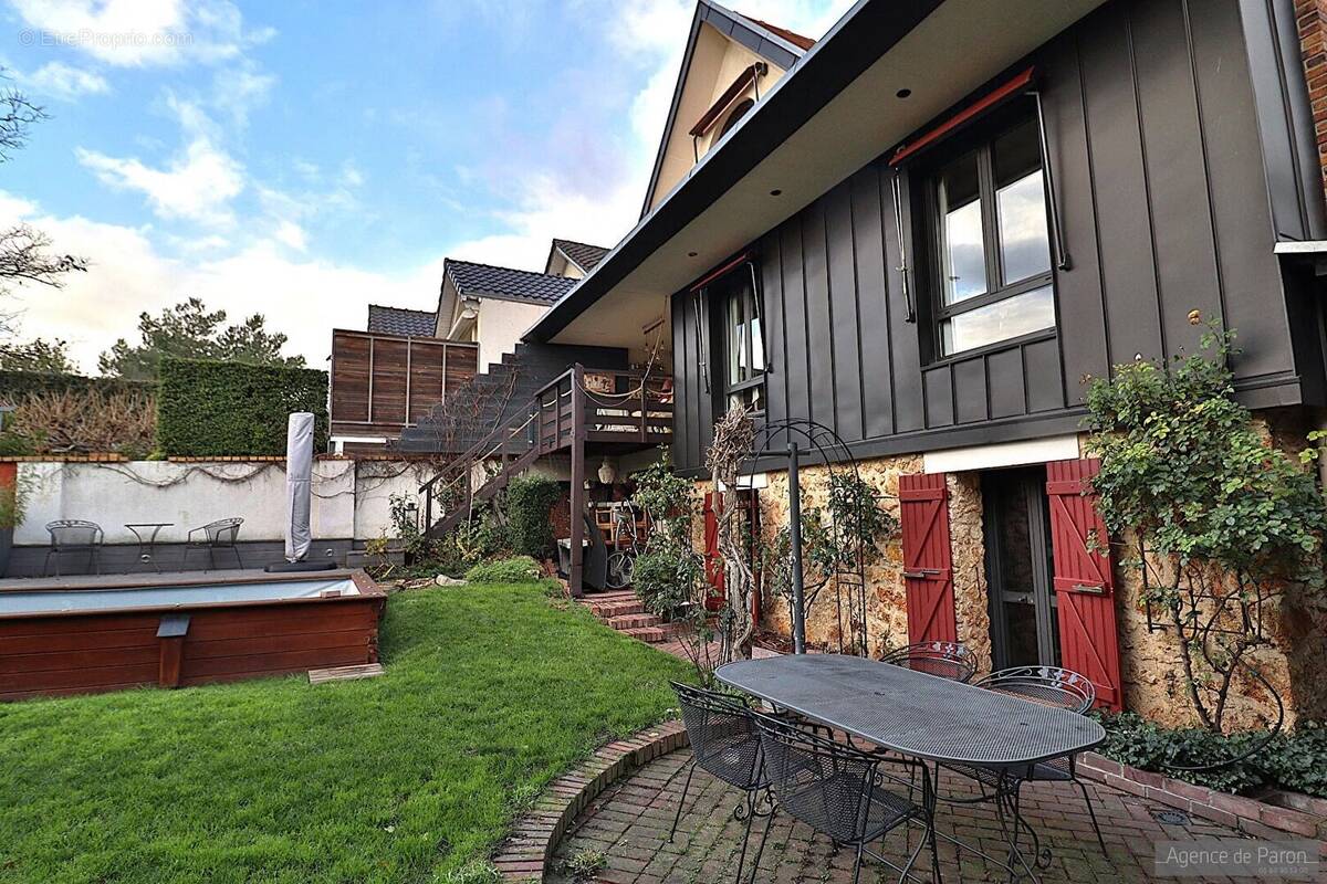 Maison à VERRIERES-LE-BUISSON