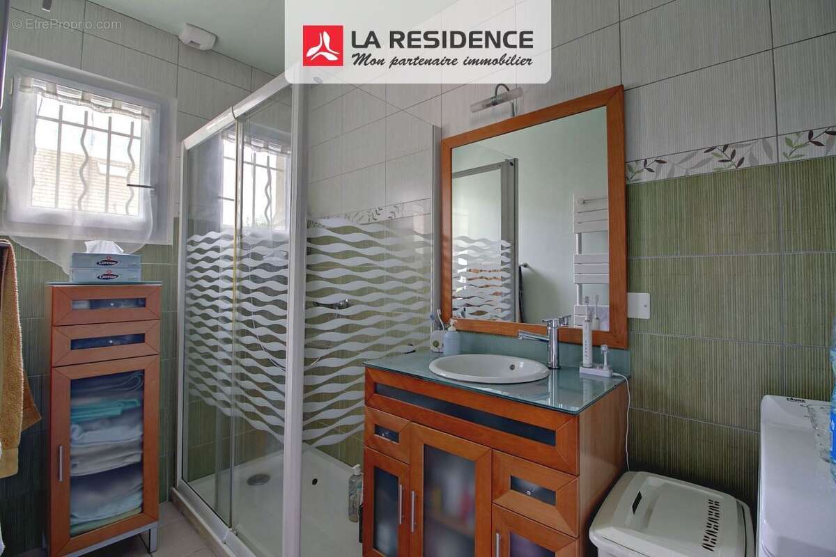 Maison à SAINT-ETIENNE-DU-ROUVRAY