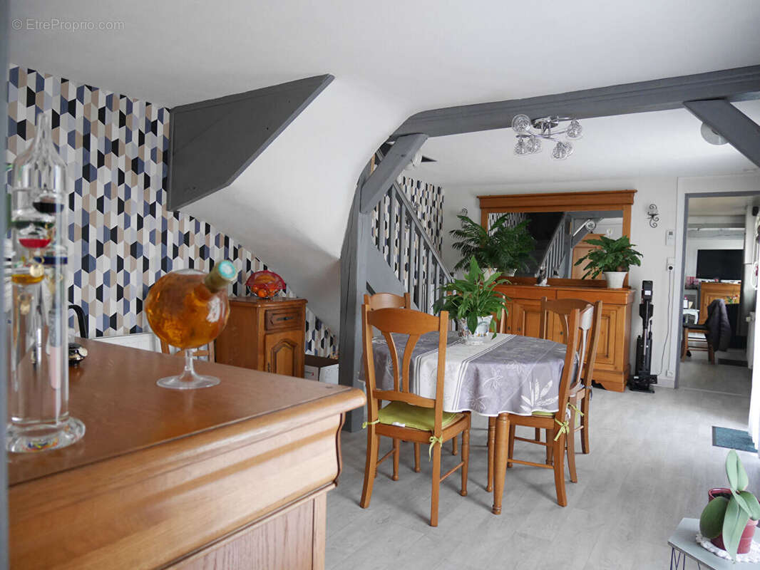 Maison à VILLERS-ECALLES