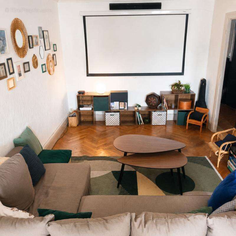 Appartement à NEUVILLE-SUR-SAONE