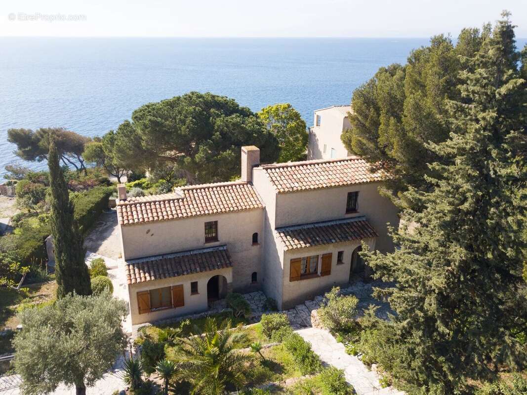 Maison à CARQUEIRANNE