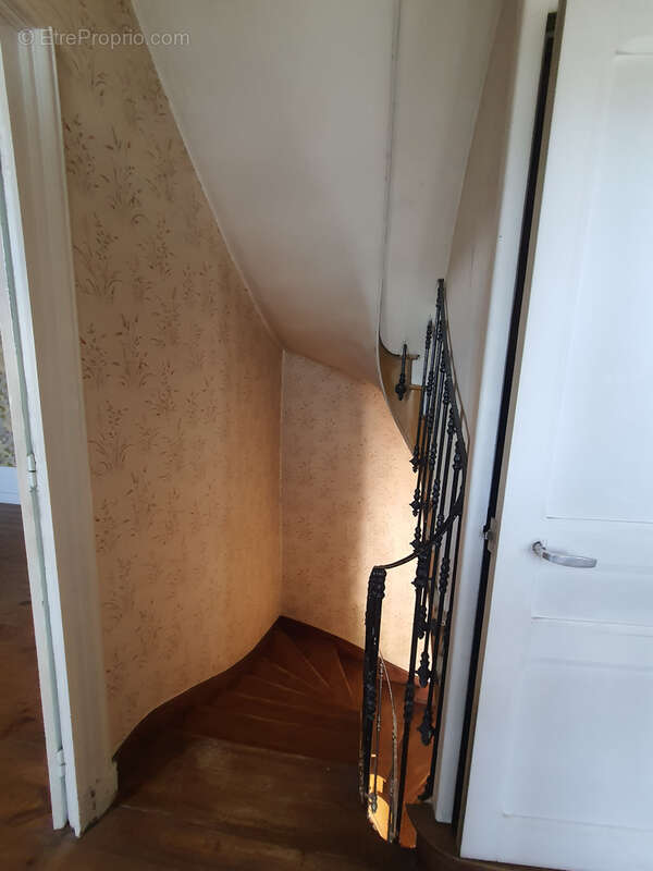 Maison à SAINT-GERMAIN-LAVAL