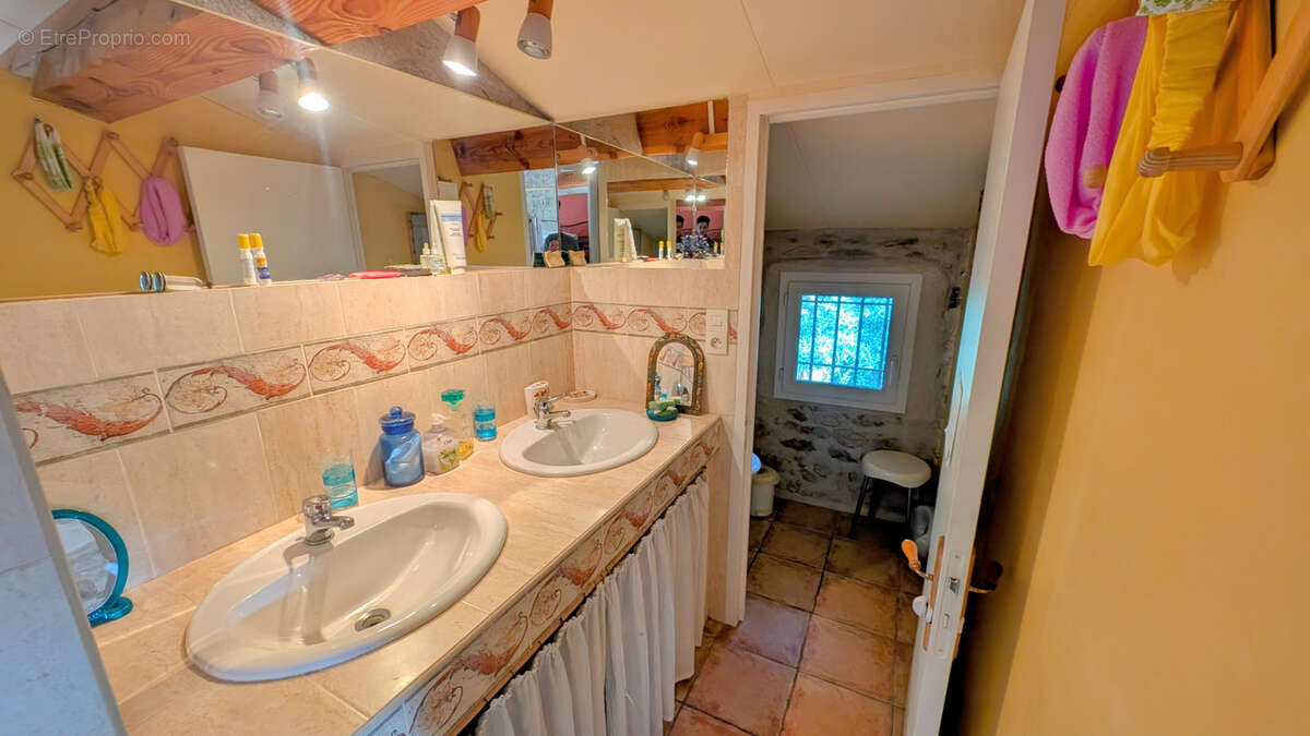 Maison à LAROQUE-DES-ALBERES