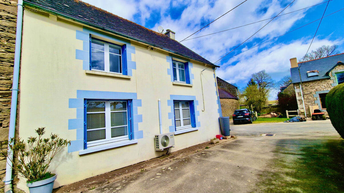 Maison à COLLINEE