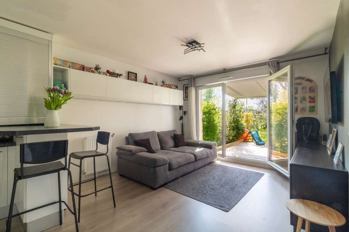 Appartement à SAINT-THIBAULT-DES-VIGNES
