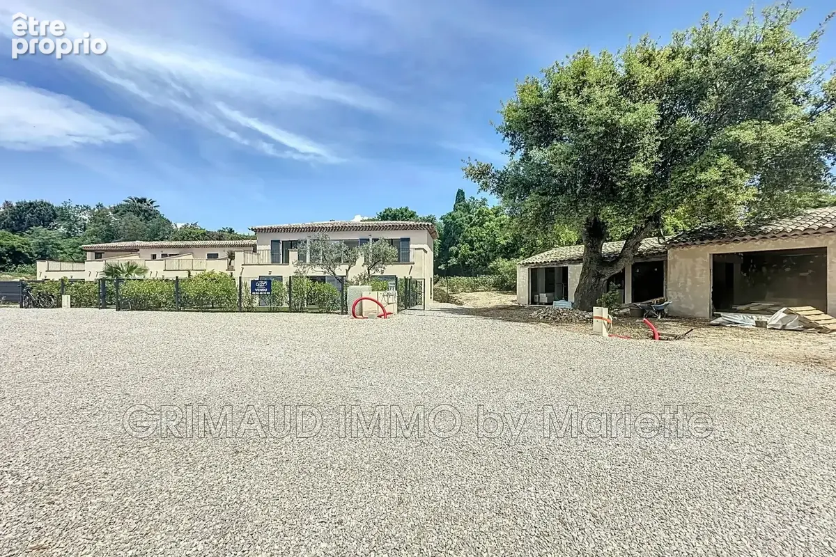 Appartement 4 pièces 107 m² à vendre à Grimaud (83310) - photo 2
