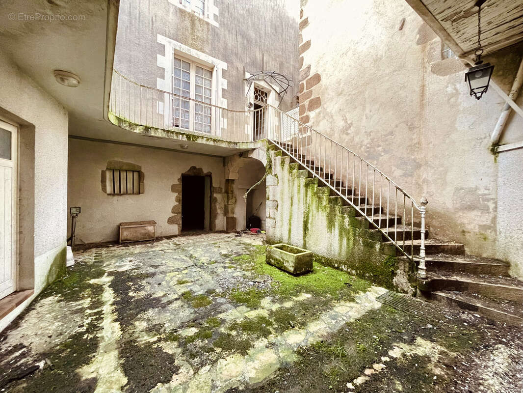 Appartement à CONFOLENS