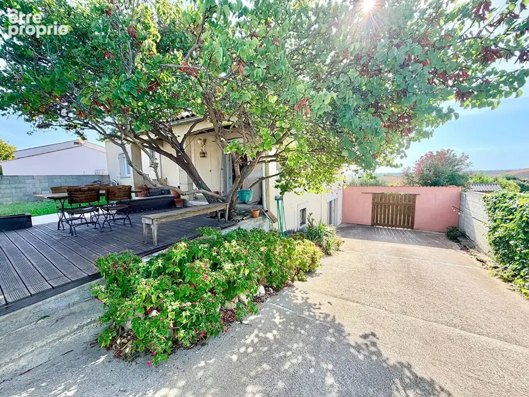 Maison Ouveillan T5 de  175 m2 avec piscine - photo 2