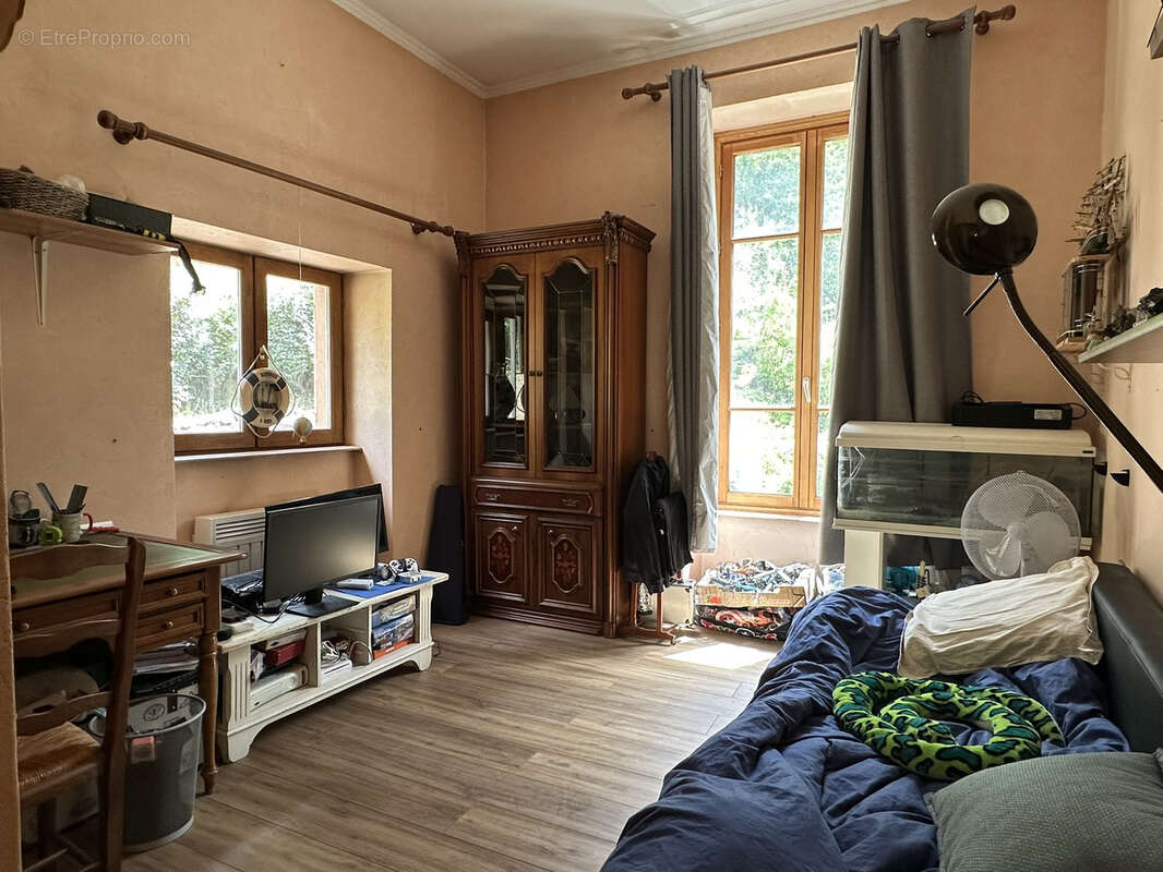 7/8 pieces dans maison de Maître avec jardin, terrasse et garages - photo 18