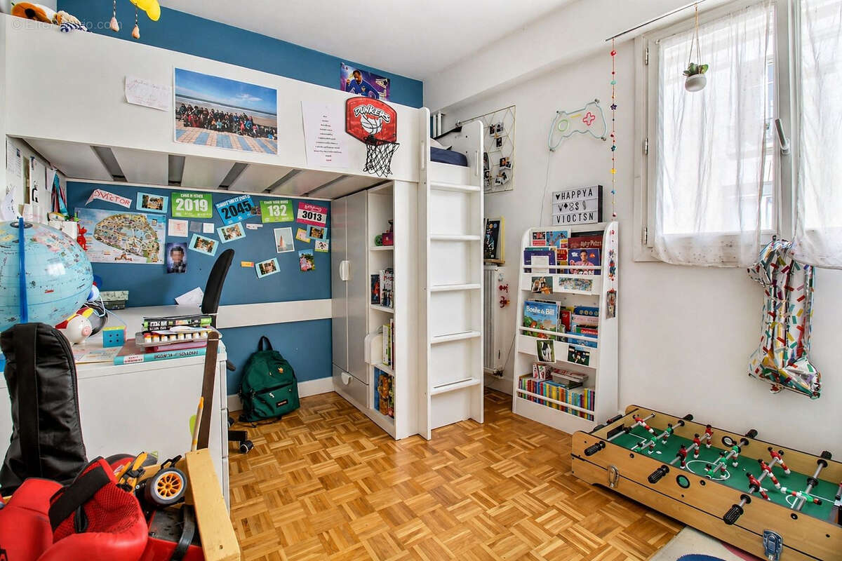Appartement à PARIS-14E