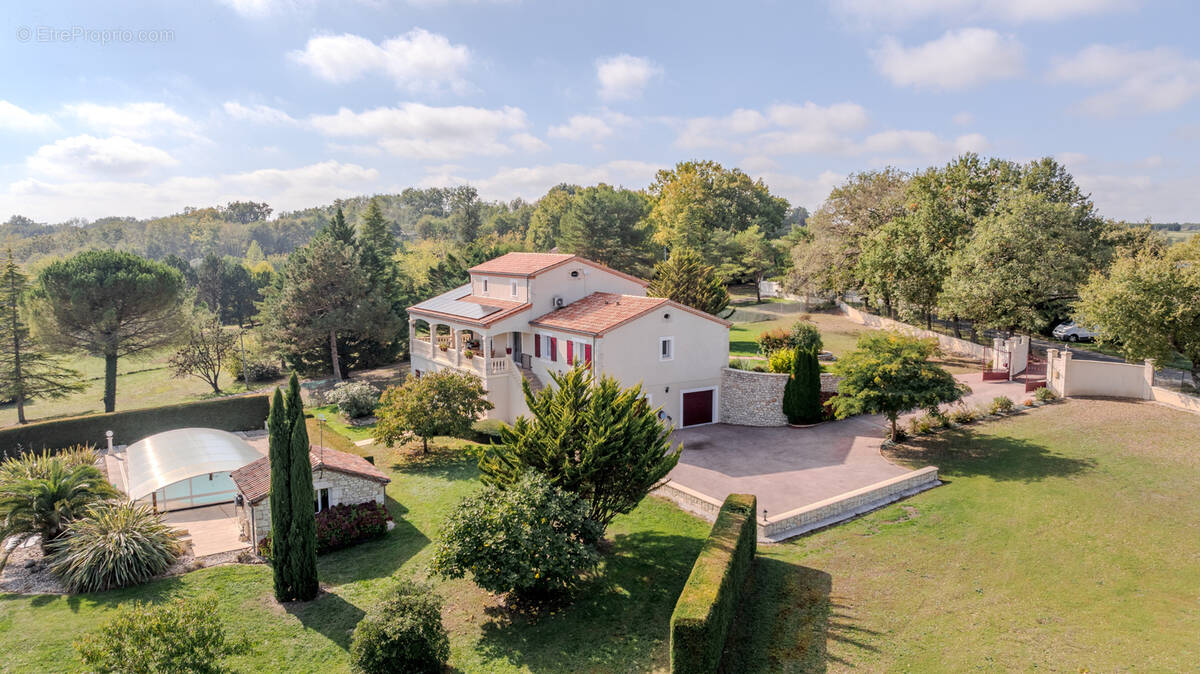 Maison à HAUTEFAGE-LA-TOUR
