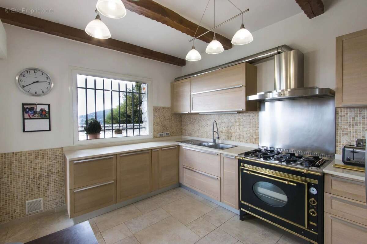 Maison à TOURRETTE-LEVENS