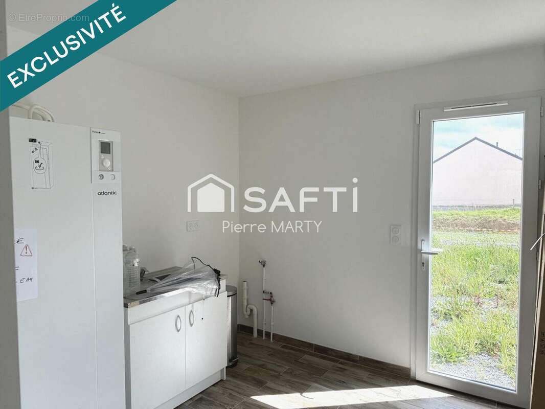 Maison 94 m² à Sougeal  - photo 5