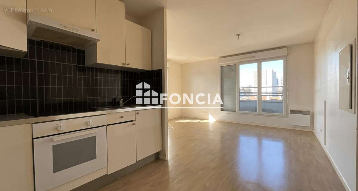 Appartement à CORBEIL-ESSONNES