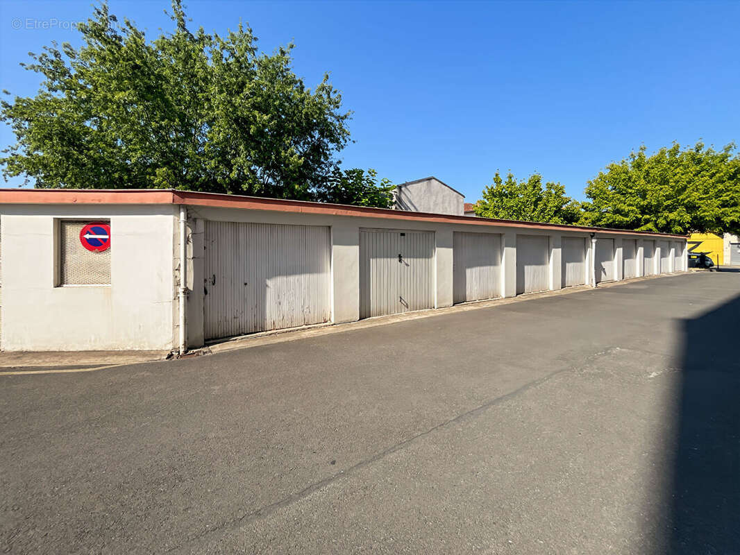 A VENDRE - Garage - Talence Bagatelle - photo 2