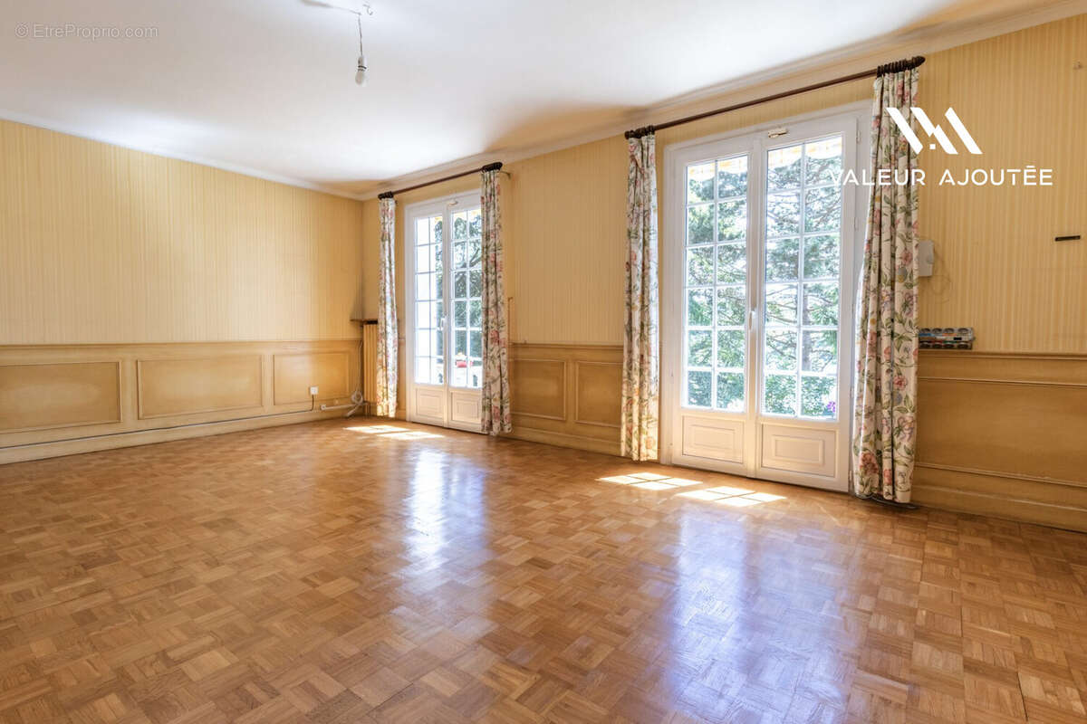 Maison à JOUY-EN-JOSAS