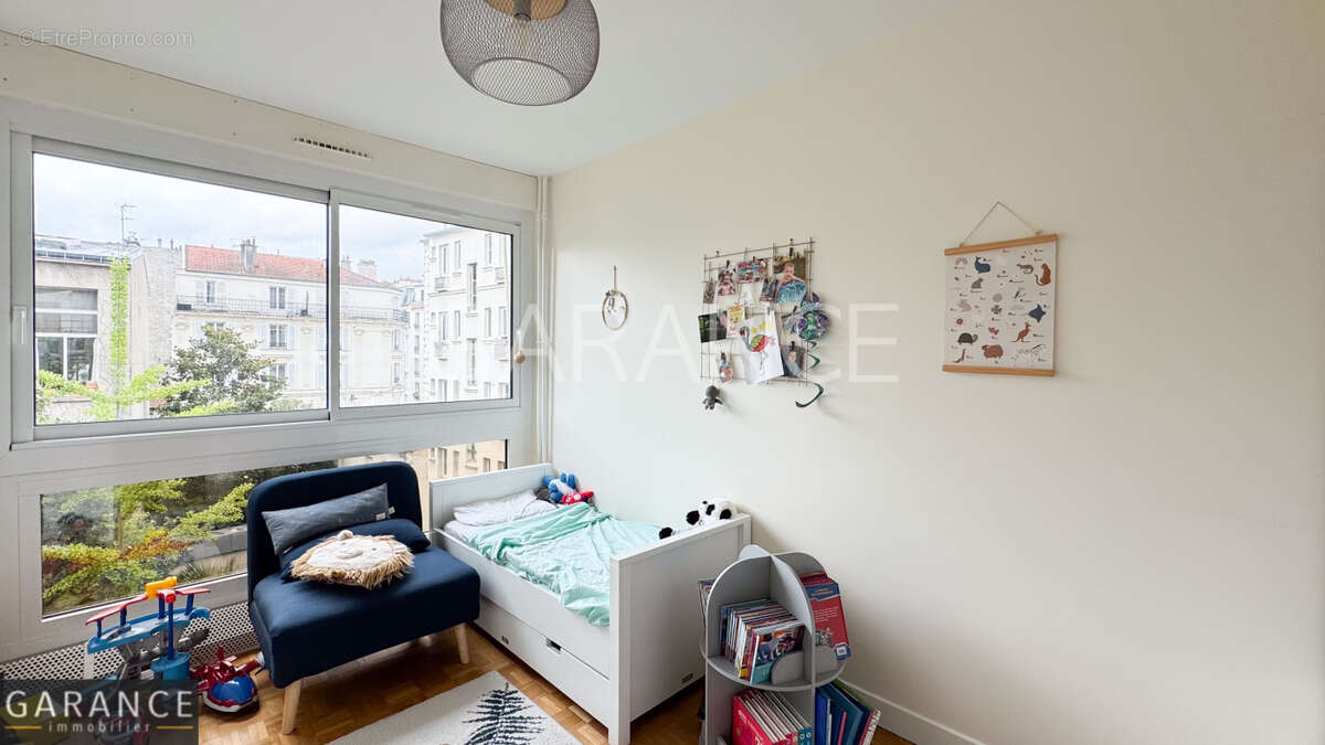 Appartement à PARIS-14E