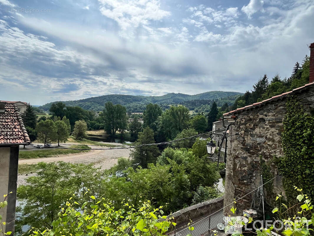 Maison à LAVOUTE-CHILHAC