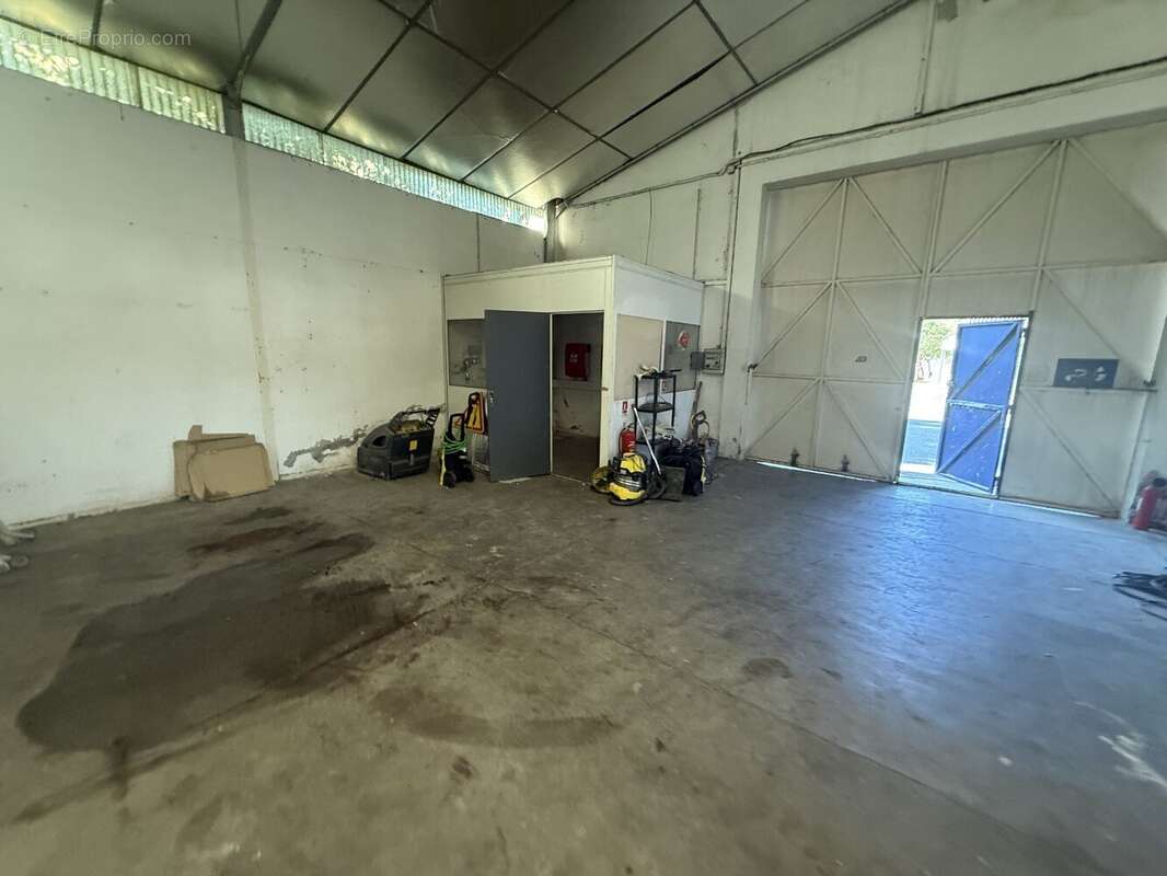 Commerce à AUCAMVILLE