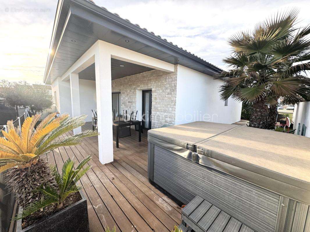 Maison à LIGNAN-SUR-ORB