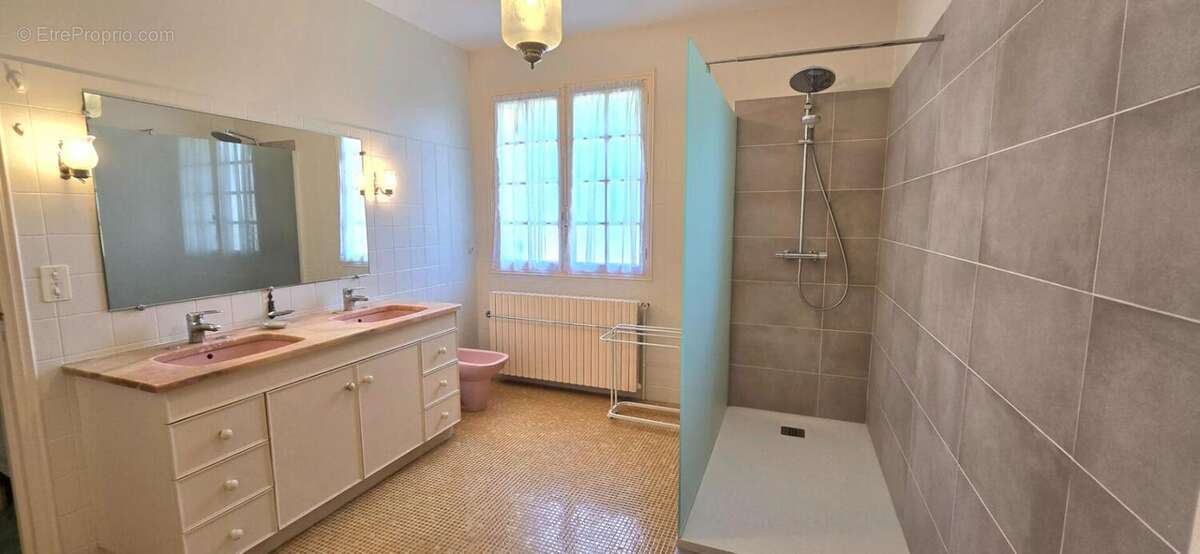 Maison à COULOUNIEIX-CHAMIERS